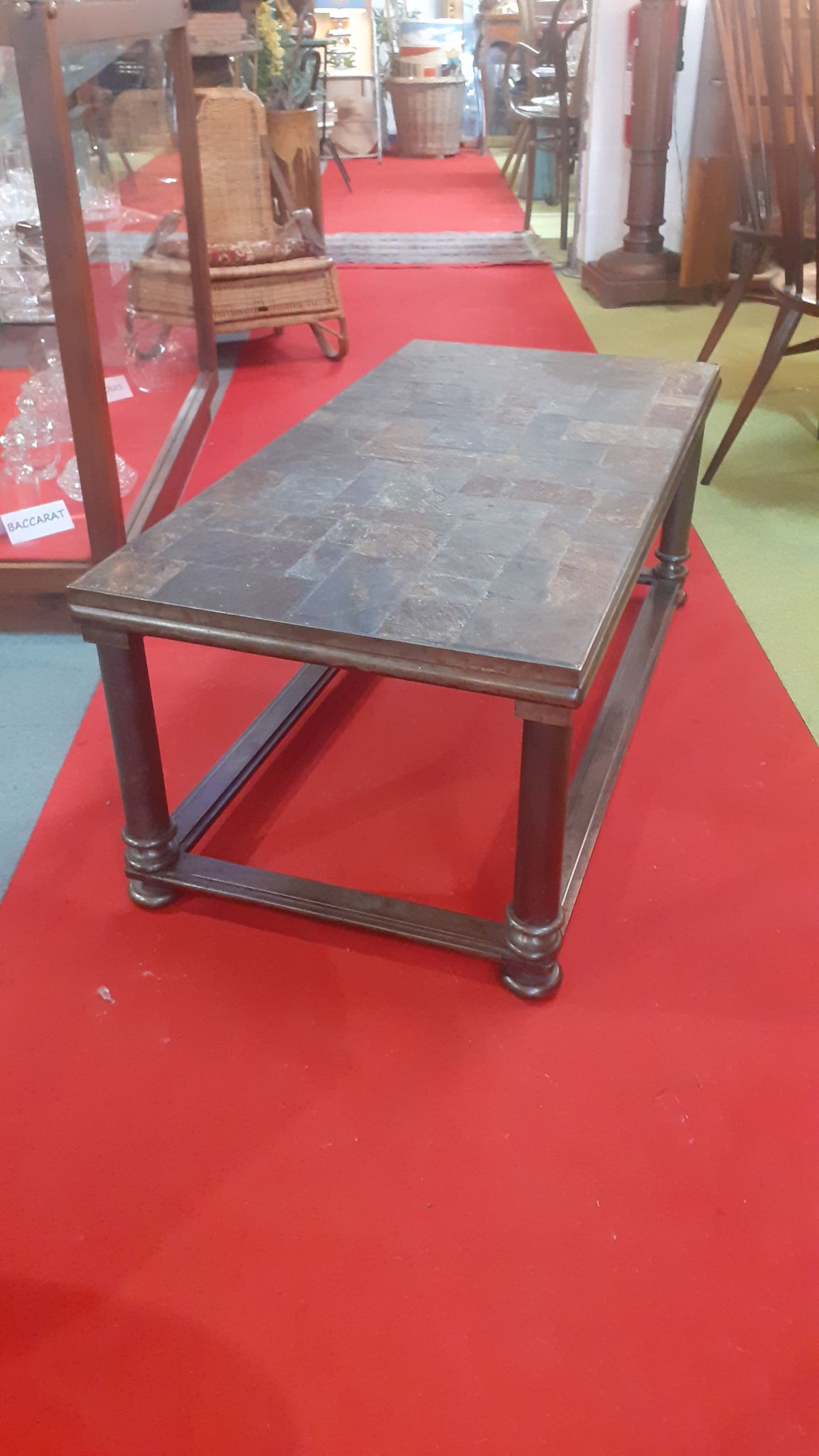 Table basse plateau carreau pierre nature pieds acier art deco