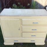 Buffet convenient vintage Mado lacquered white beige in good condition.