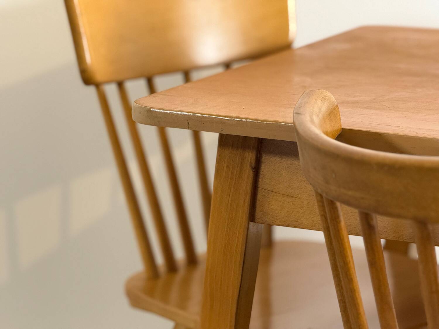 Vintage dining table – tapered legs – 1950s-1960s