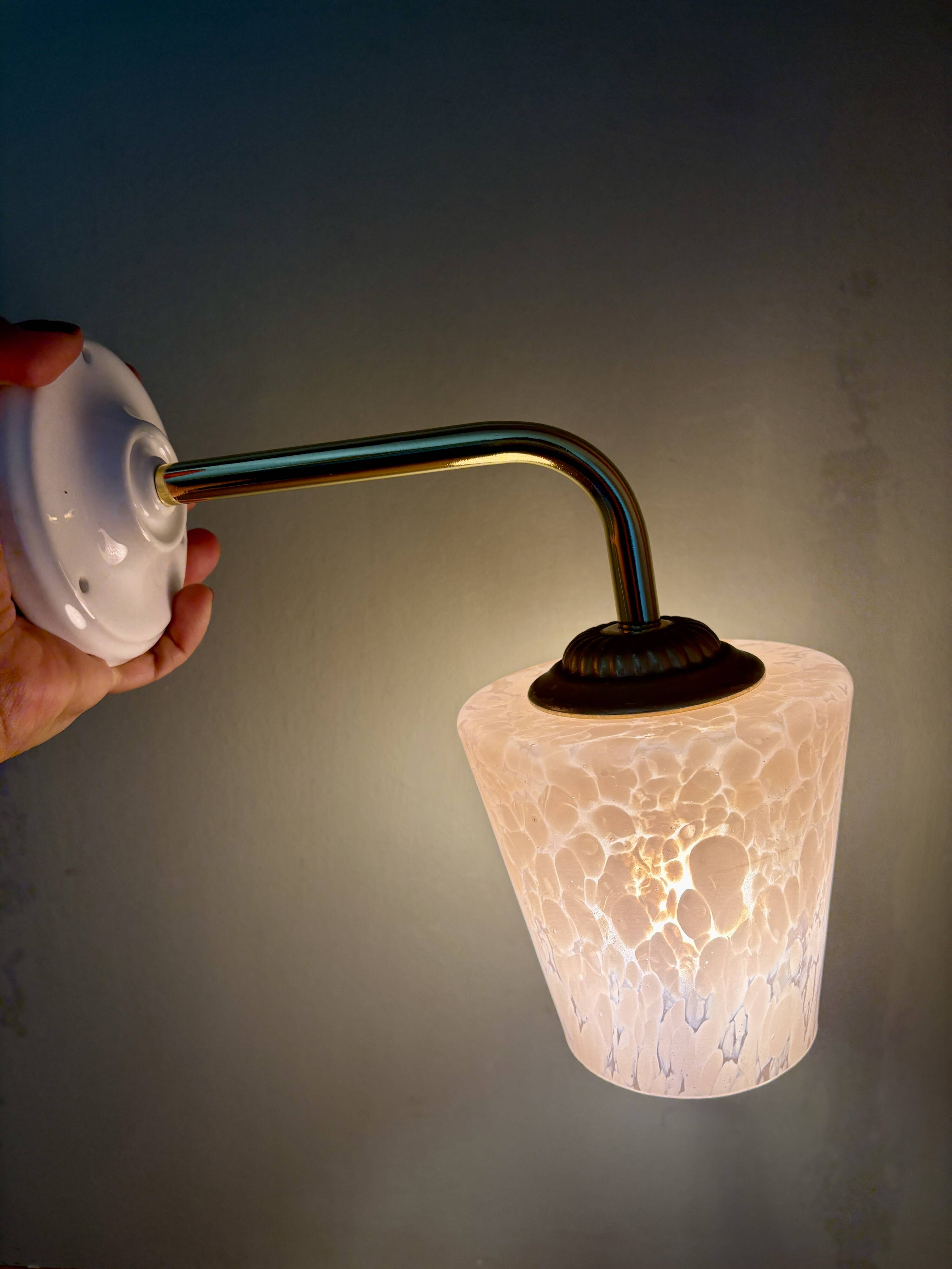 Vintage tulip wall lamp in pink Clichy glass