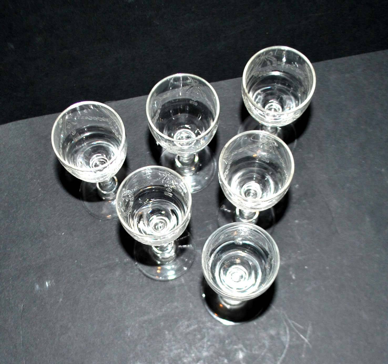 Set of 6 old acid-etched liqueur glasses - decoration of knots and garlands of flowers 1900