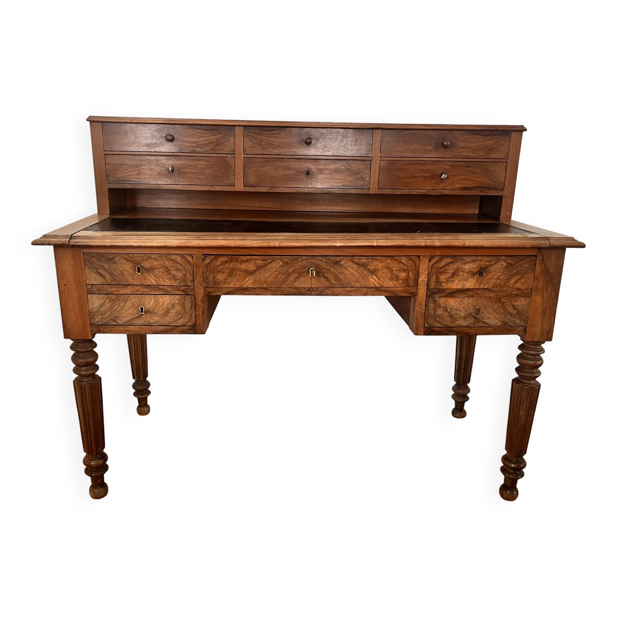 Tiered desk