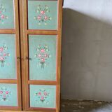 Armoire parisienne
