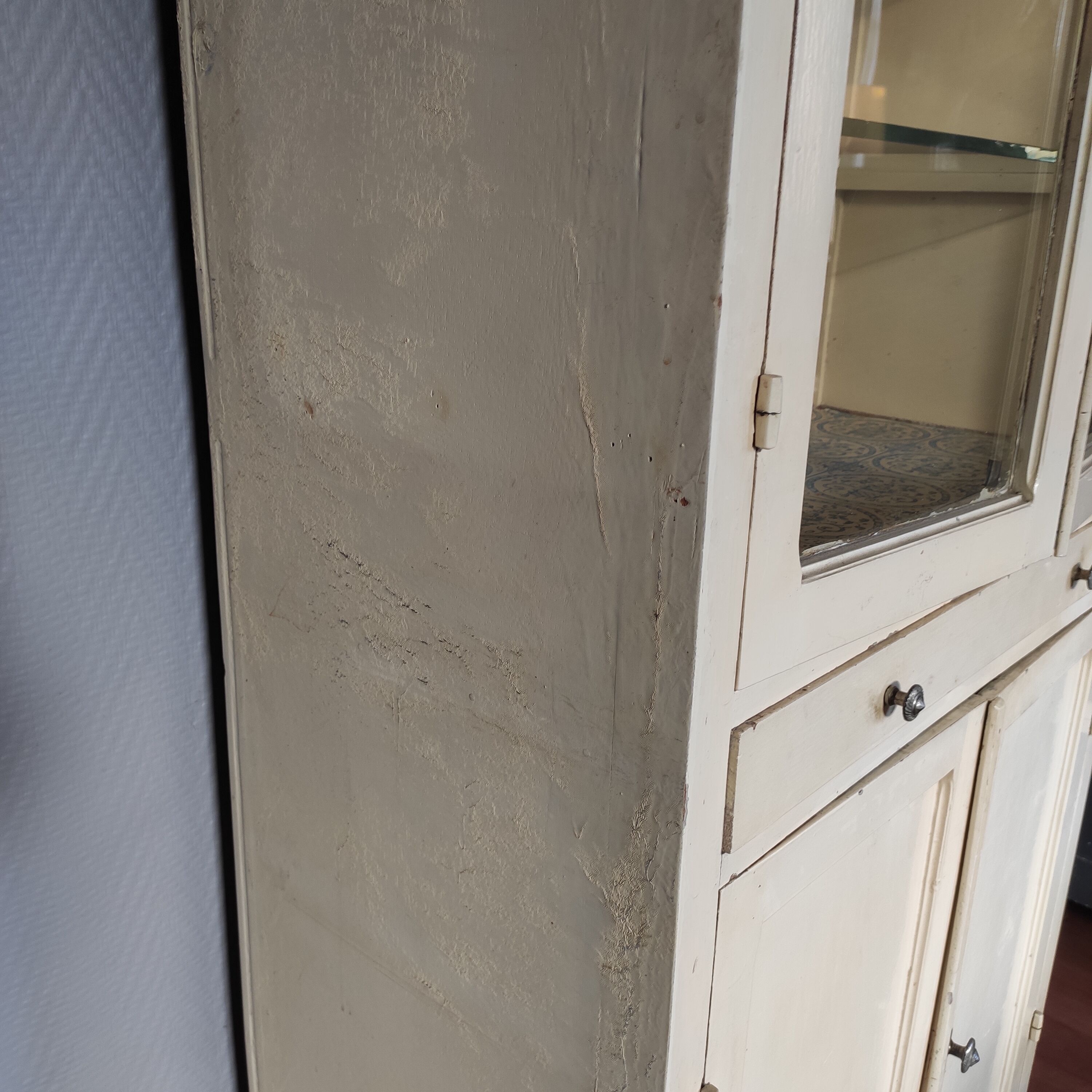 Parisian glazed wardrobe