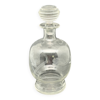 Flower pattern chiseled glass alcohol carafe