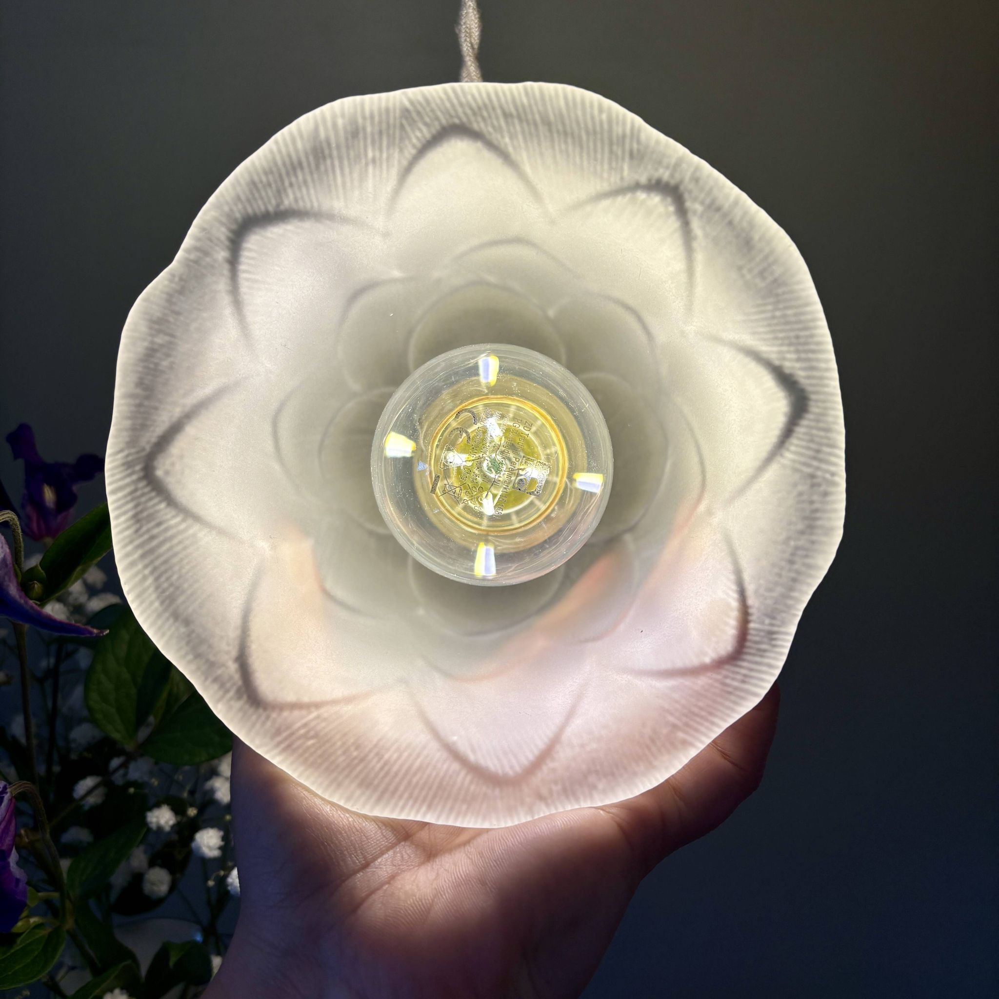 Suspension tulipe vintage en verre dépoli