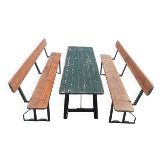 Foldable brasserie table and benches