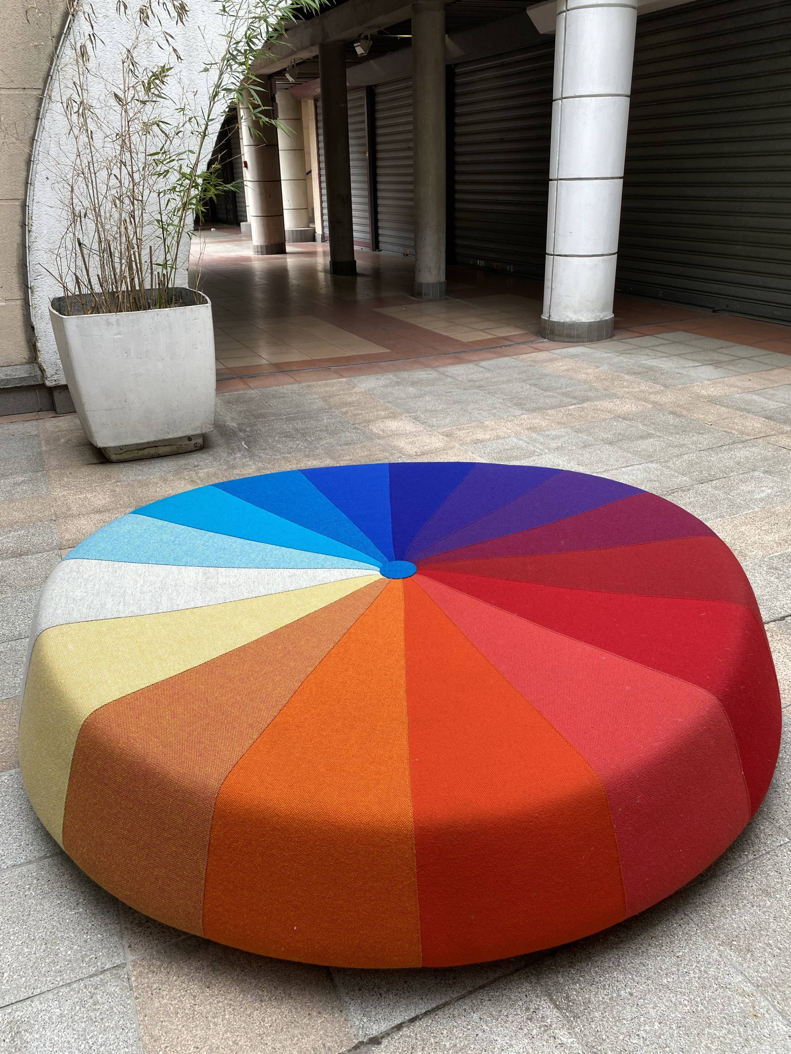 Multicolored circular bench - La Cividina