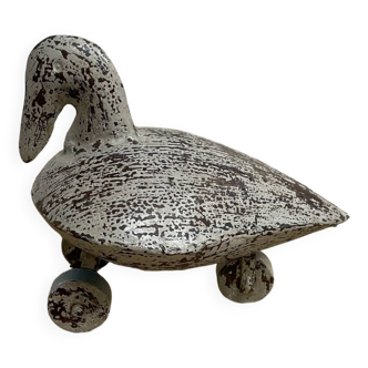 Rolling duck toy