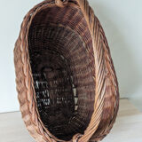 Wicker basket with handle