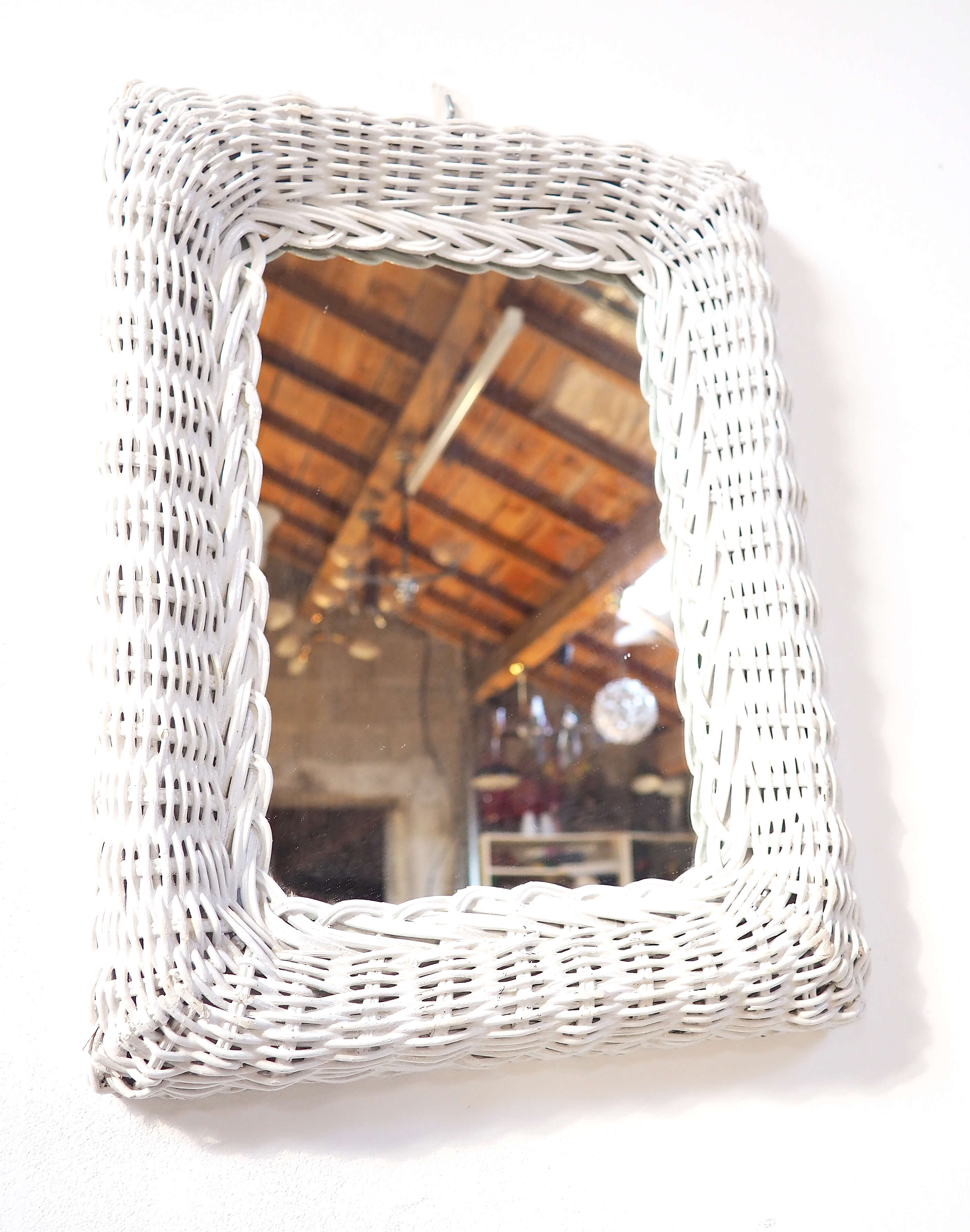 White rattan mirror 27x40cm