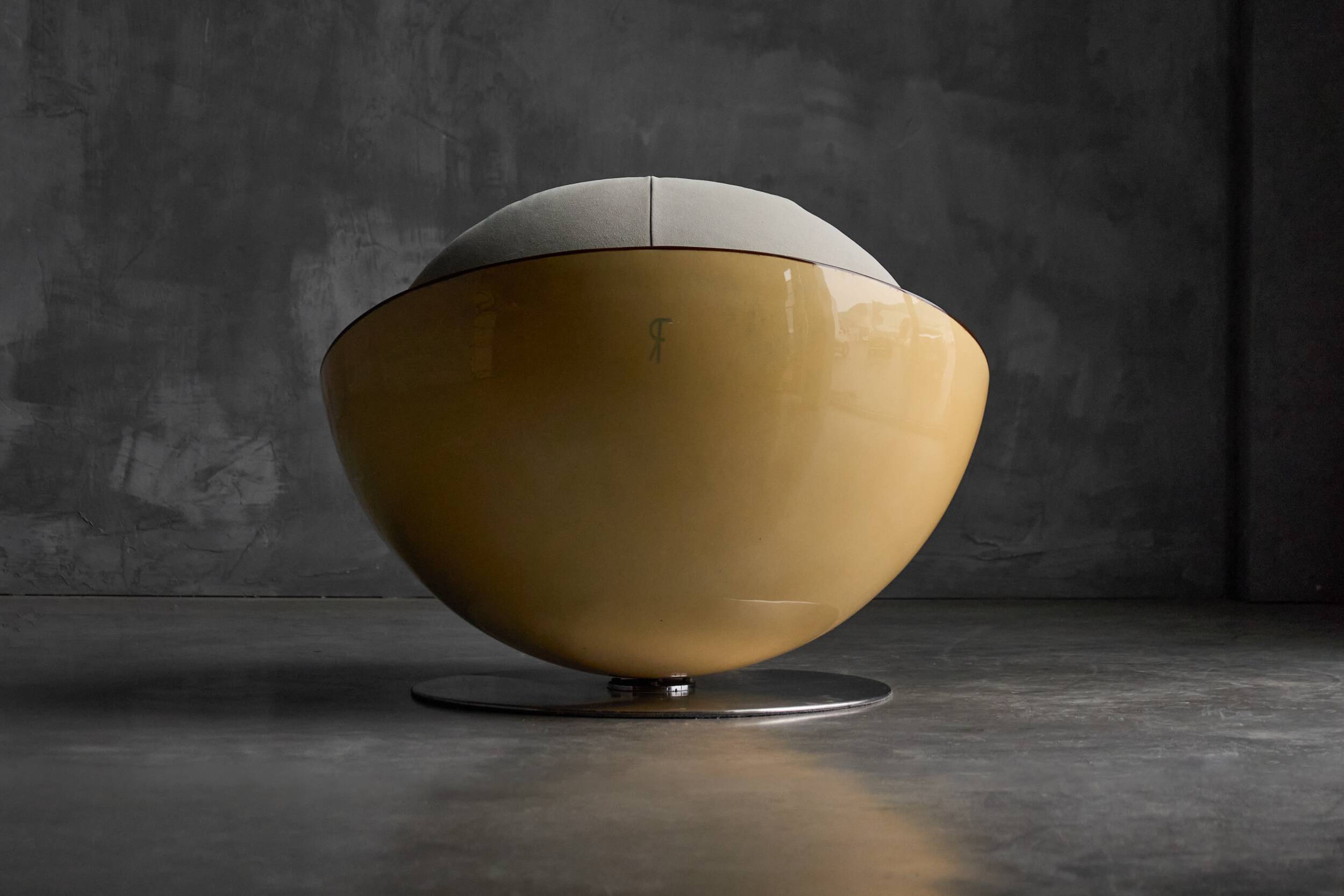 Esfera lounge chairs by Ricardo Fasanello, Brazil, late 1960s