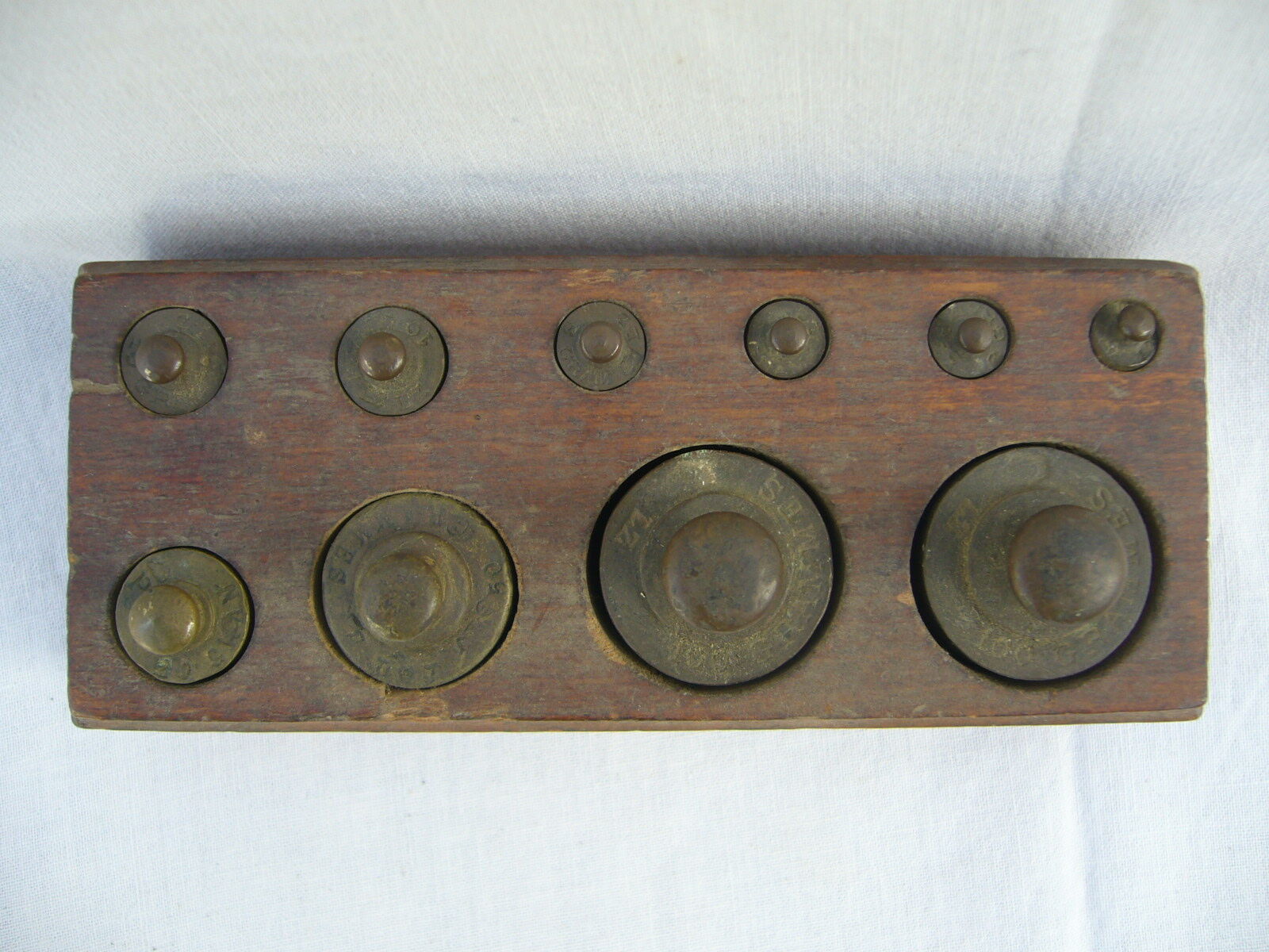 old enameled kitchen with its weight scale