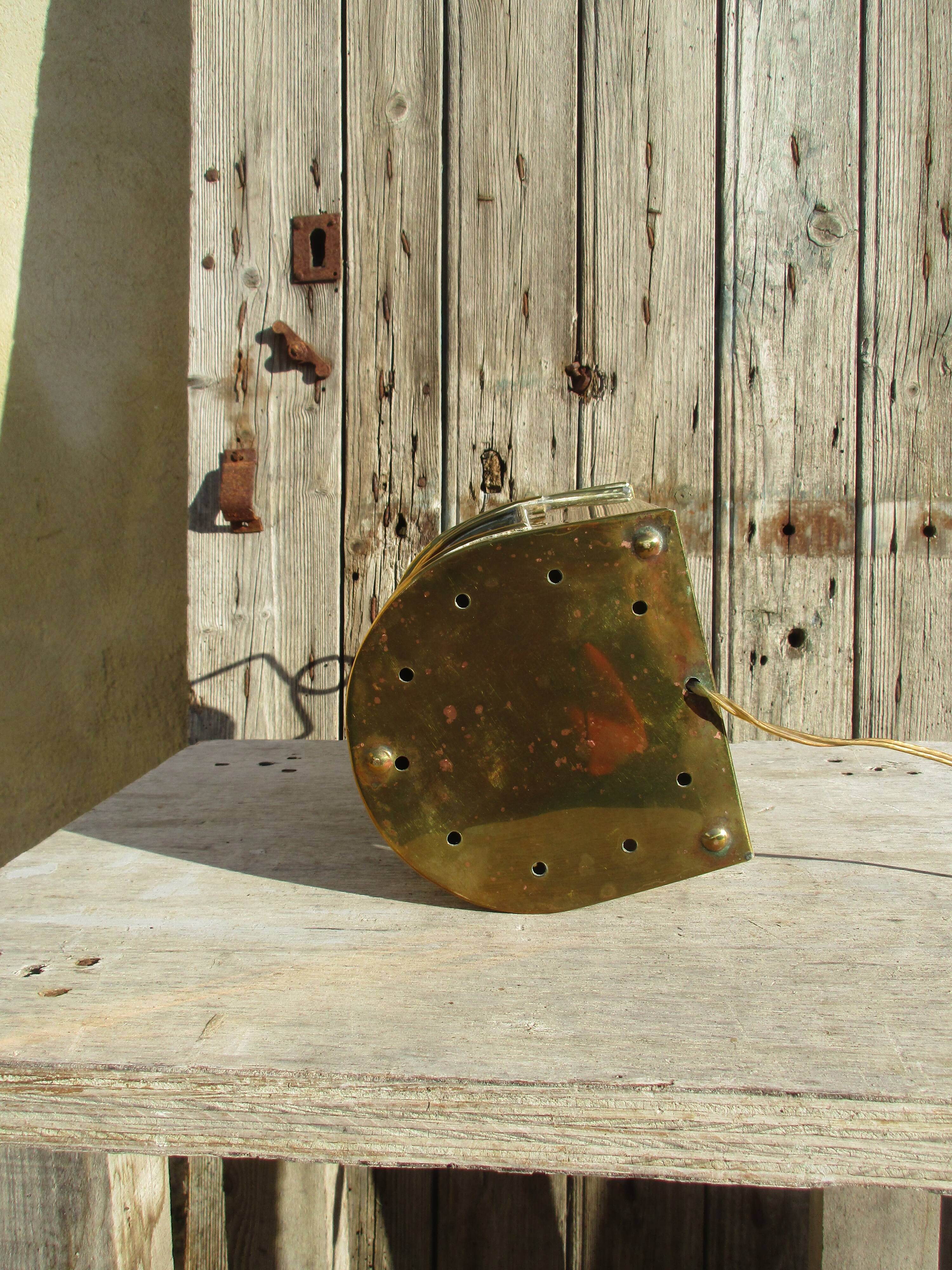Brass boat tempete lamp