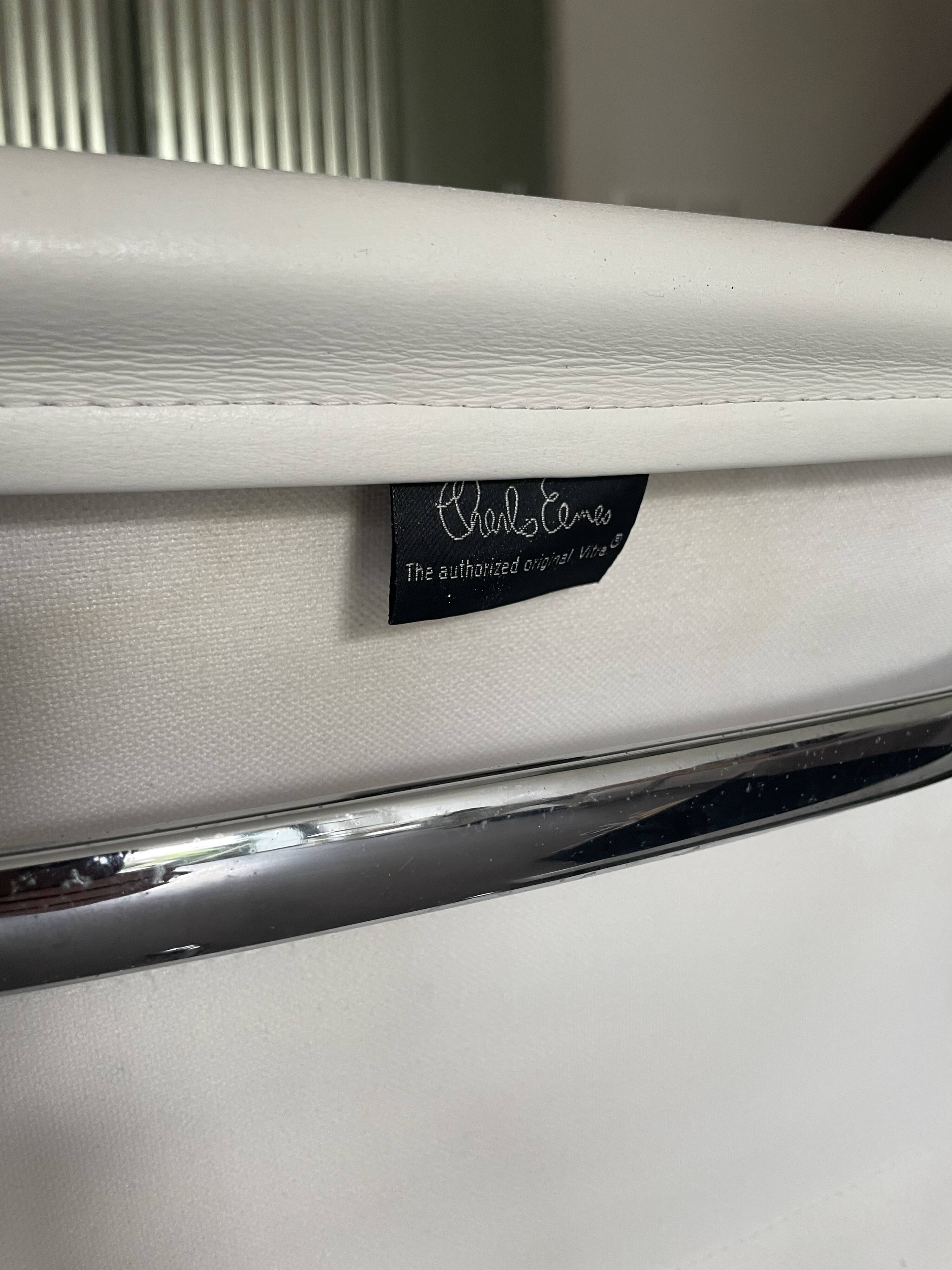 Original Vitra Eames Ea217 Softpad Chair