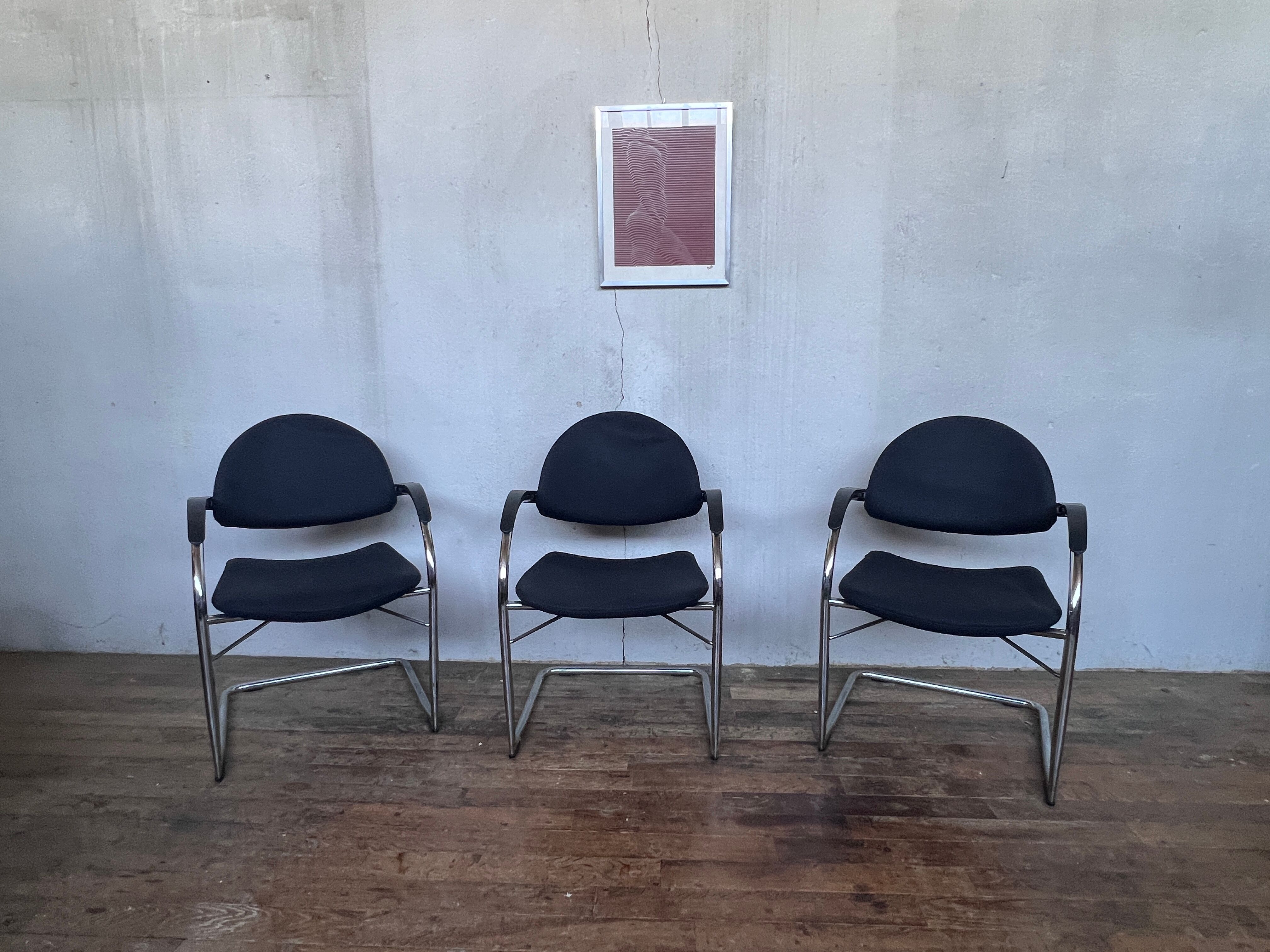 Trio de fauteuis Vitra