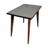 Tapered legs coffee table