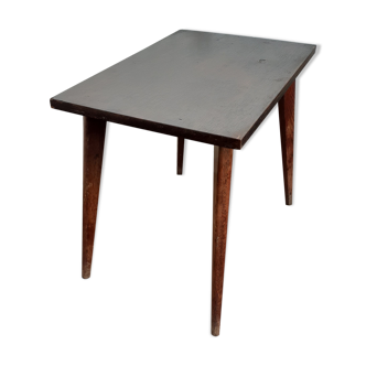 Table basse pieds fuselée