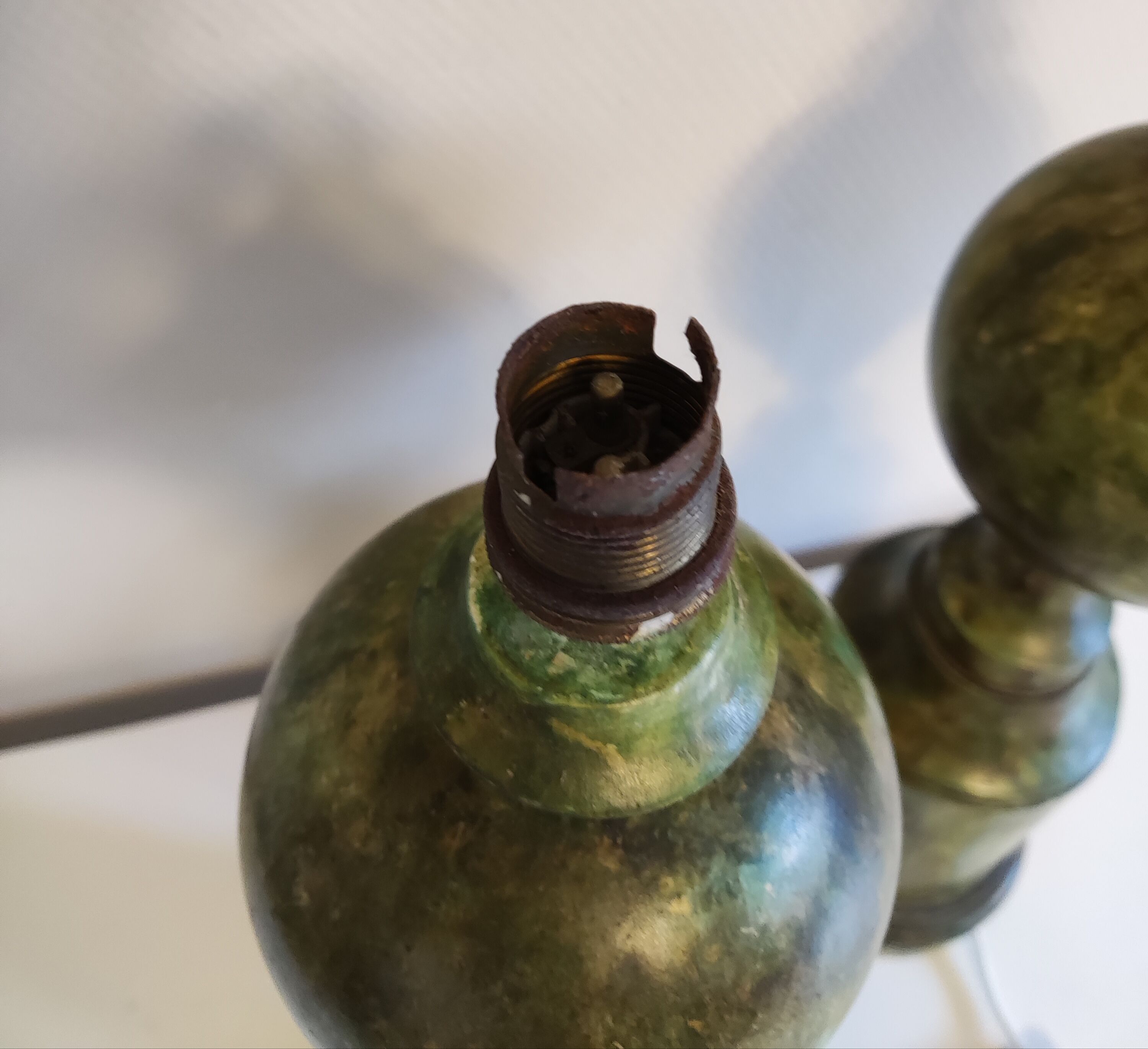 Pieds de lampes en bois tourné