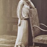 Photo "elegant leaning on the armchair" of fontes paris