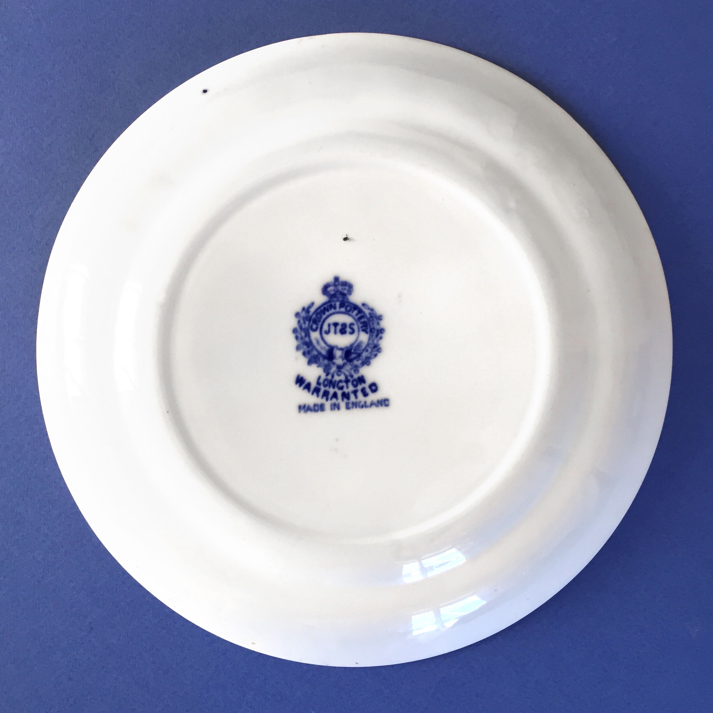 Set of 2 plates 22.50cm and 2 plates 19.50cm JT&S Crown Pottery Longton warranted willow pattern