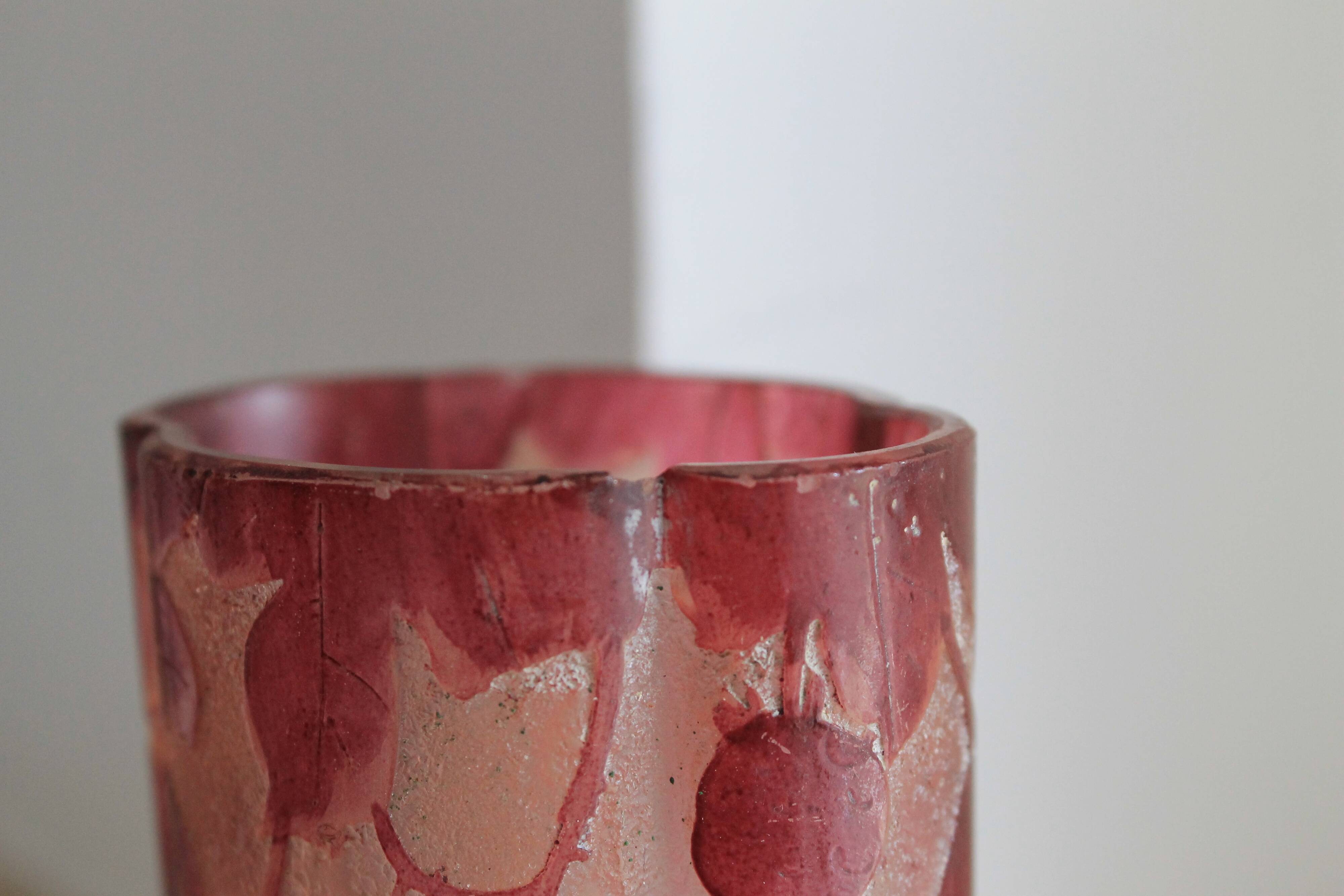 Legras quadrilobed vase from the "ruby" series in glass (1900 - 1910)