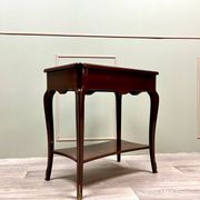 Table de salon en acajou de style louis xv