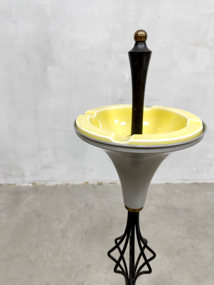 Vintage ceramic standing ashtray sixties ‘mellow yellow’