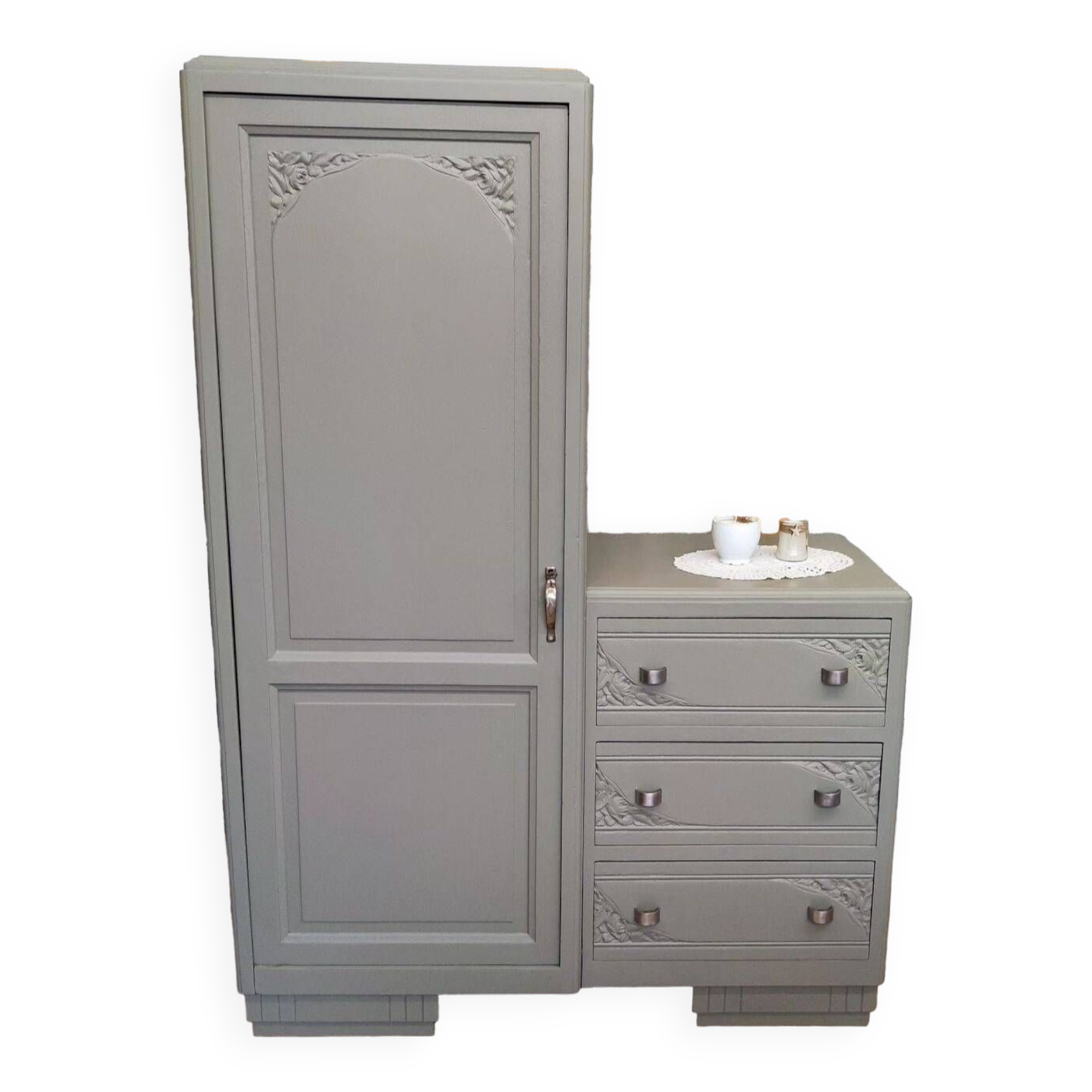 Asymmetrical wardrobe