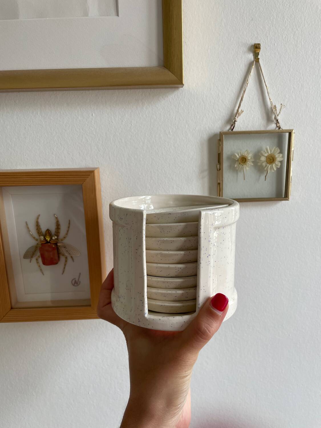 Under ceramic glasses and storage