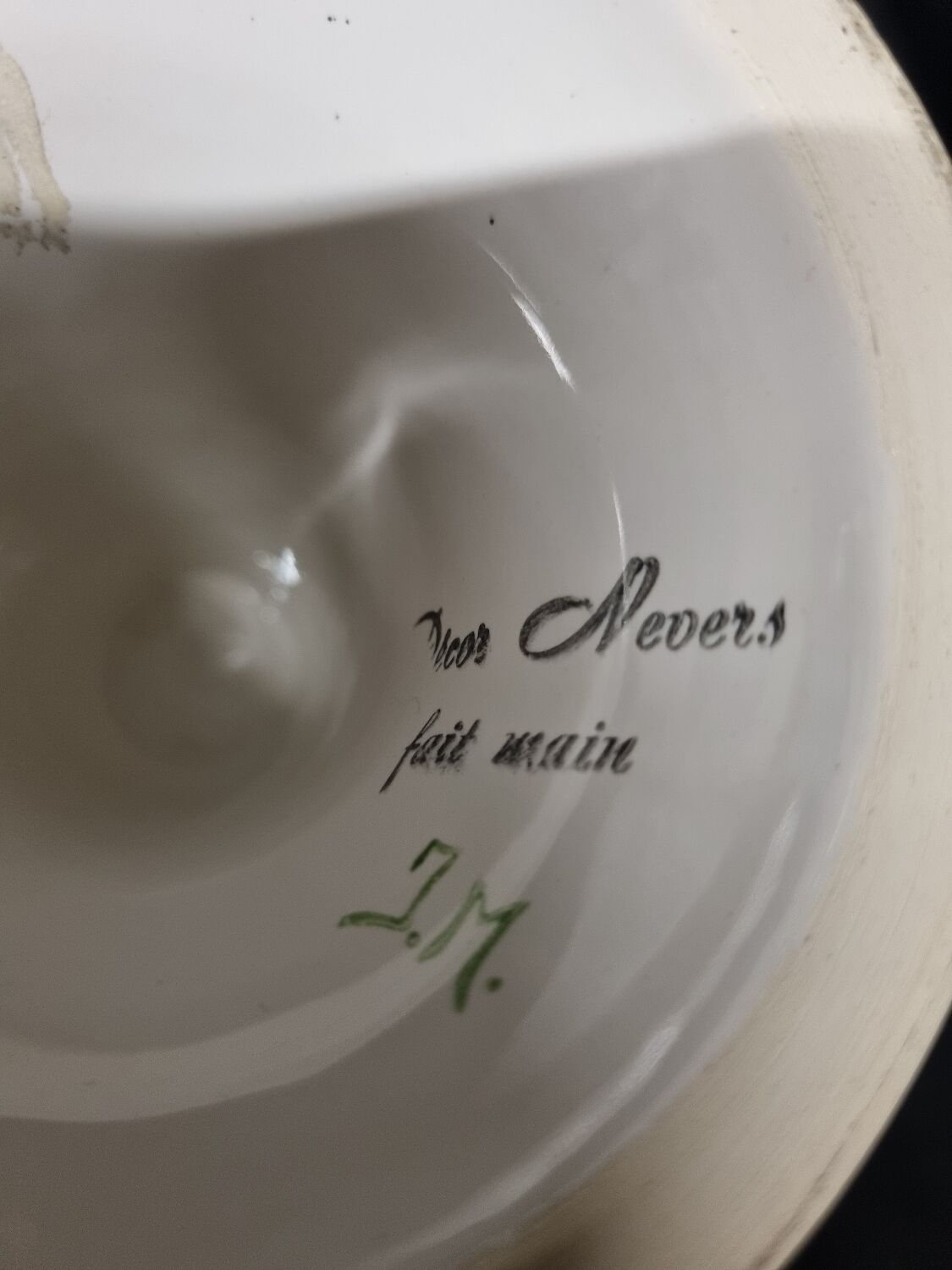 Nevers pedestal bowl