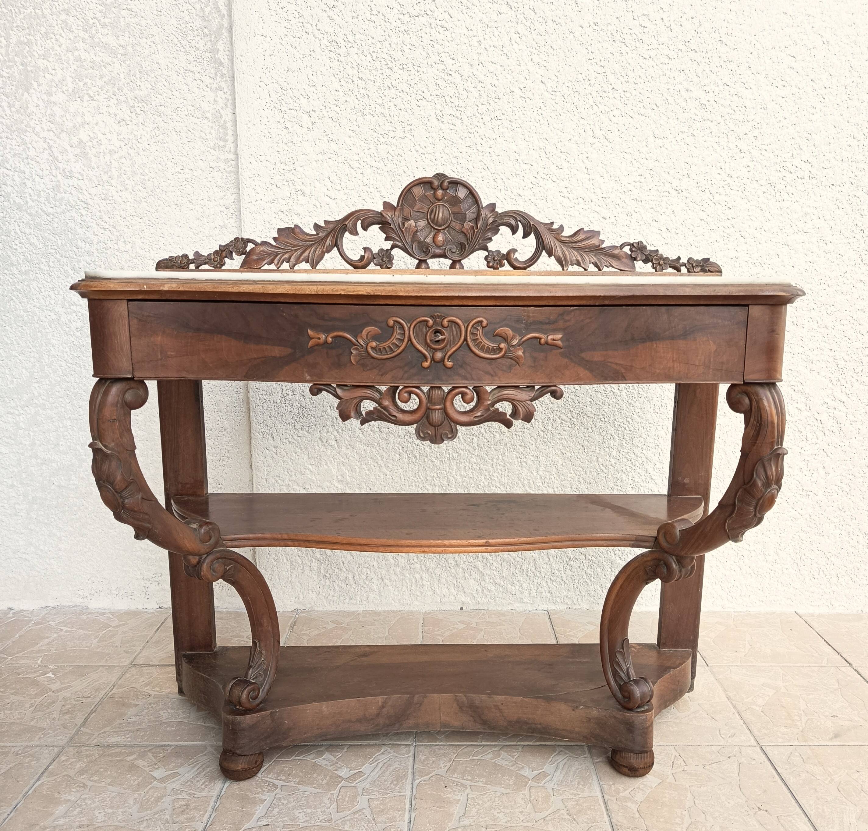 Console époque Napoléon III en noyer