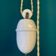 Suspension en opaline monte et baisse