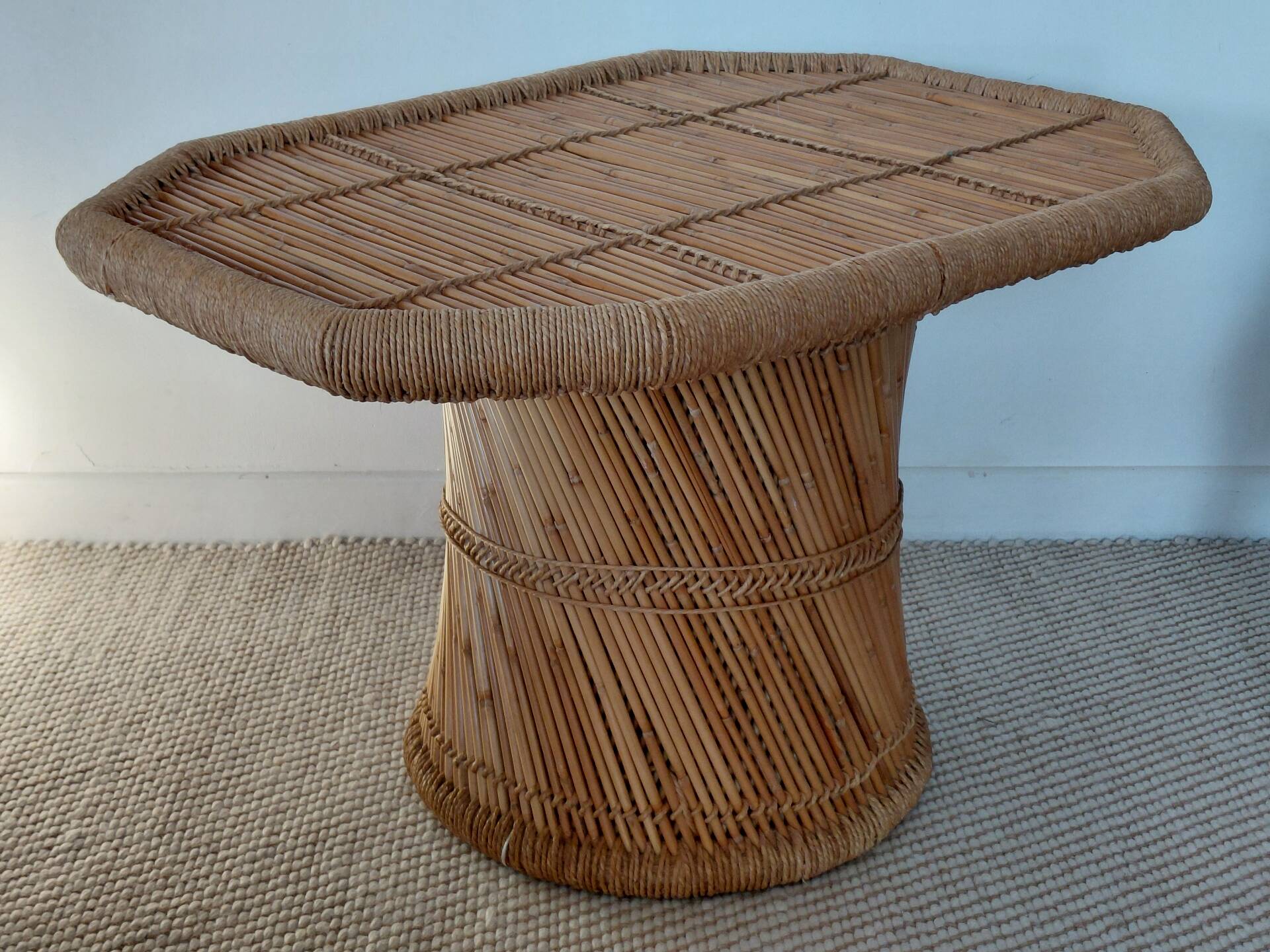 Table basse sculpturale en rotin tressé-vintage années 60/70