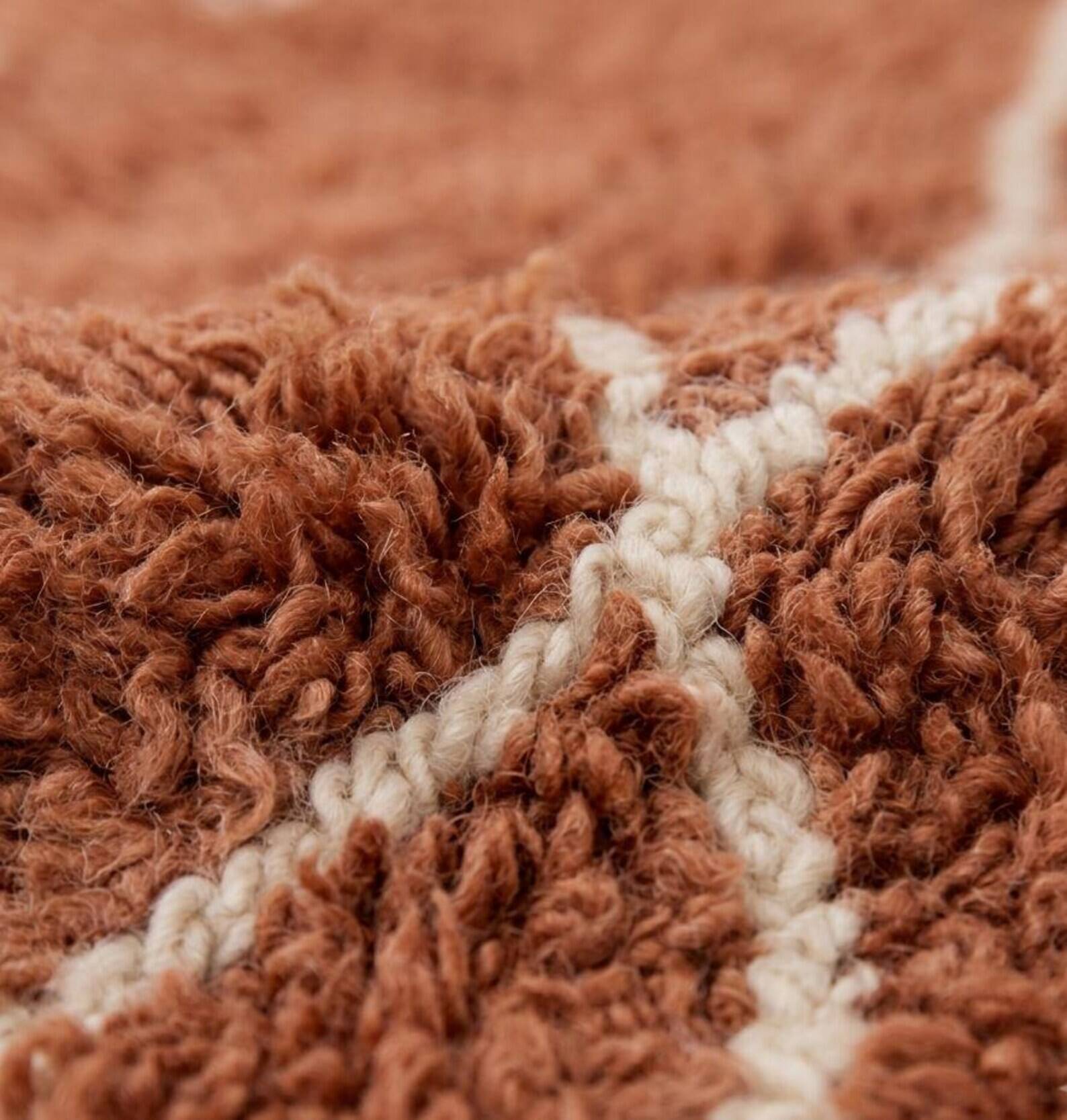 Artisanal Moroccan Berber rug 270/200cm