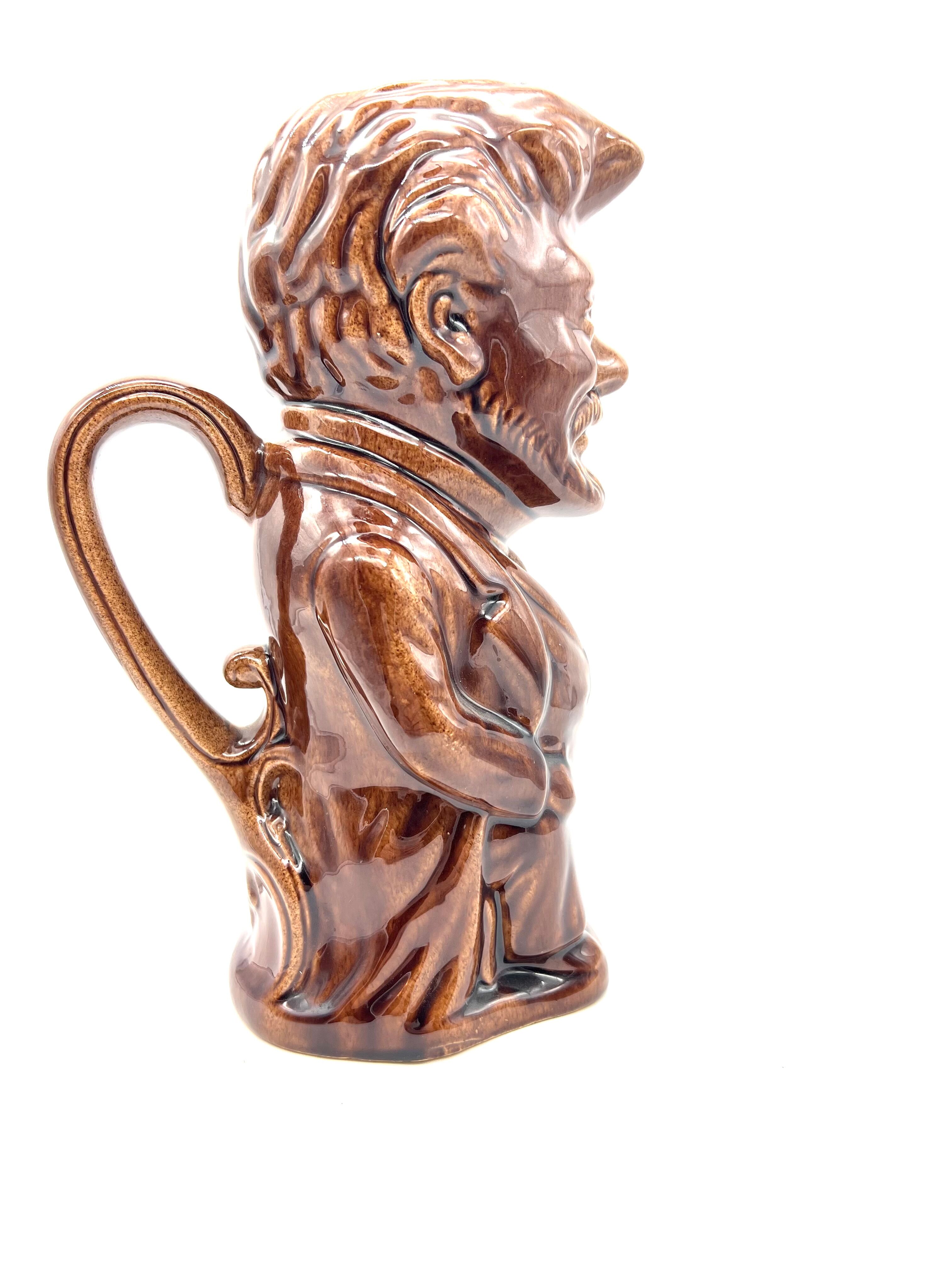 Men's slurry pitcher