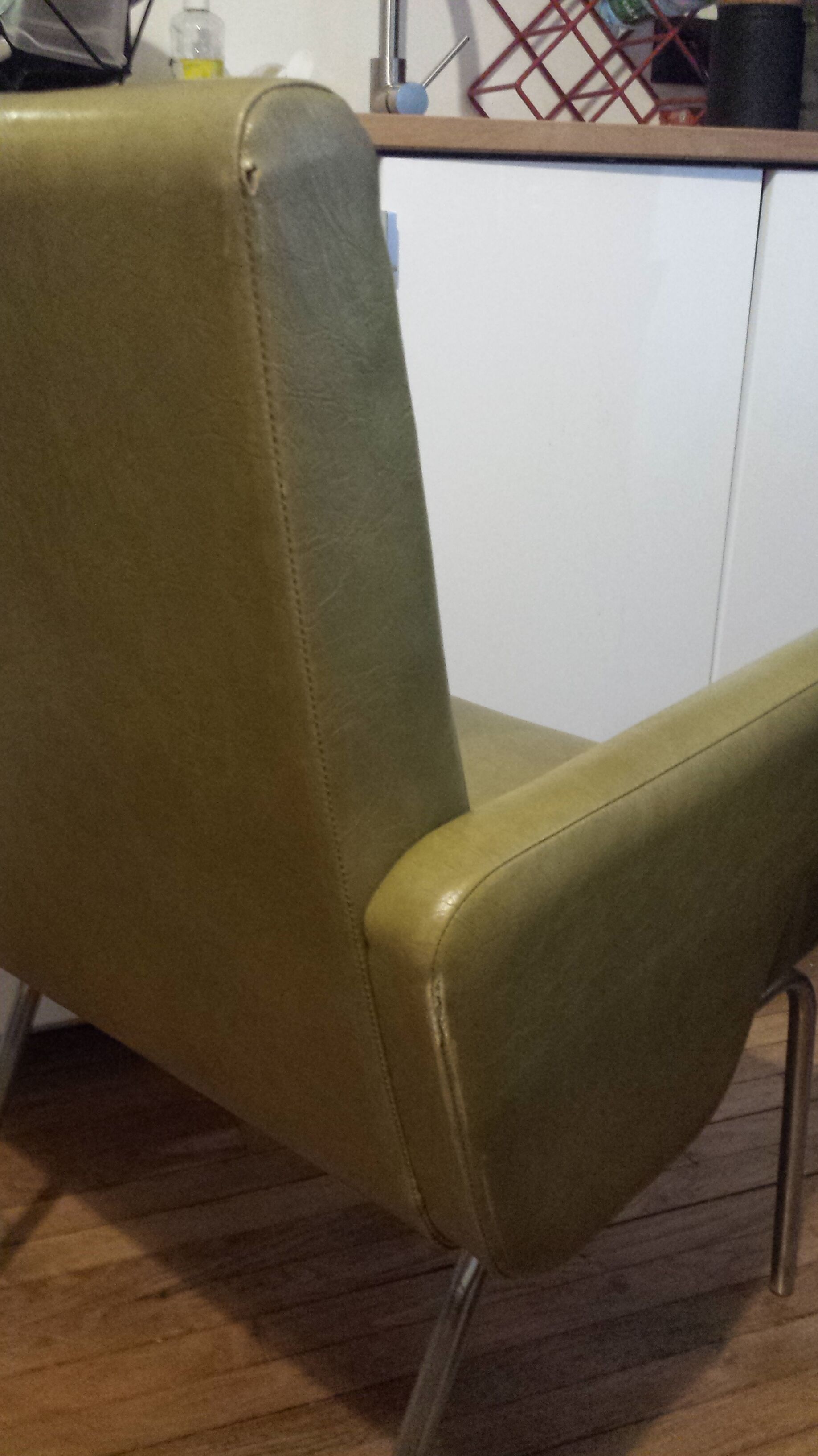 Fauteuil en skaï