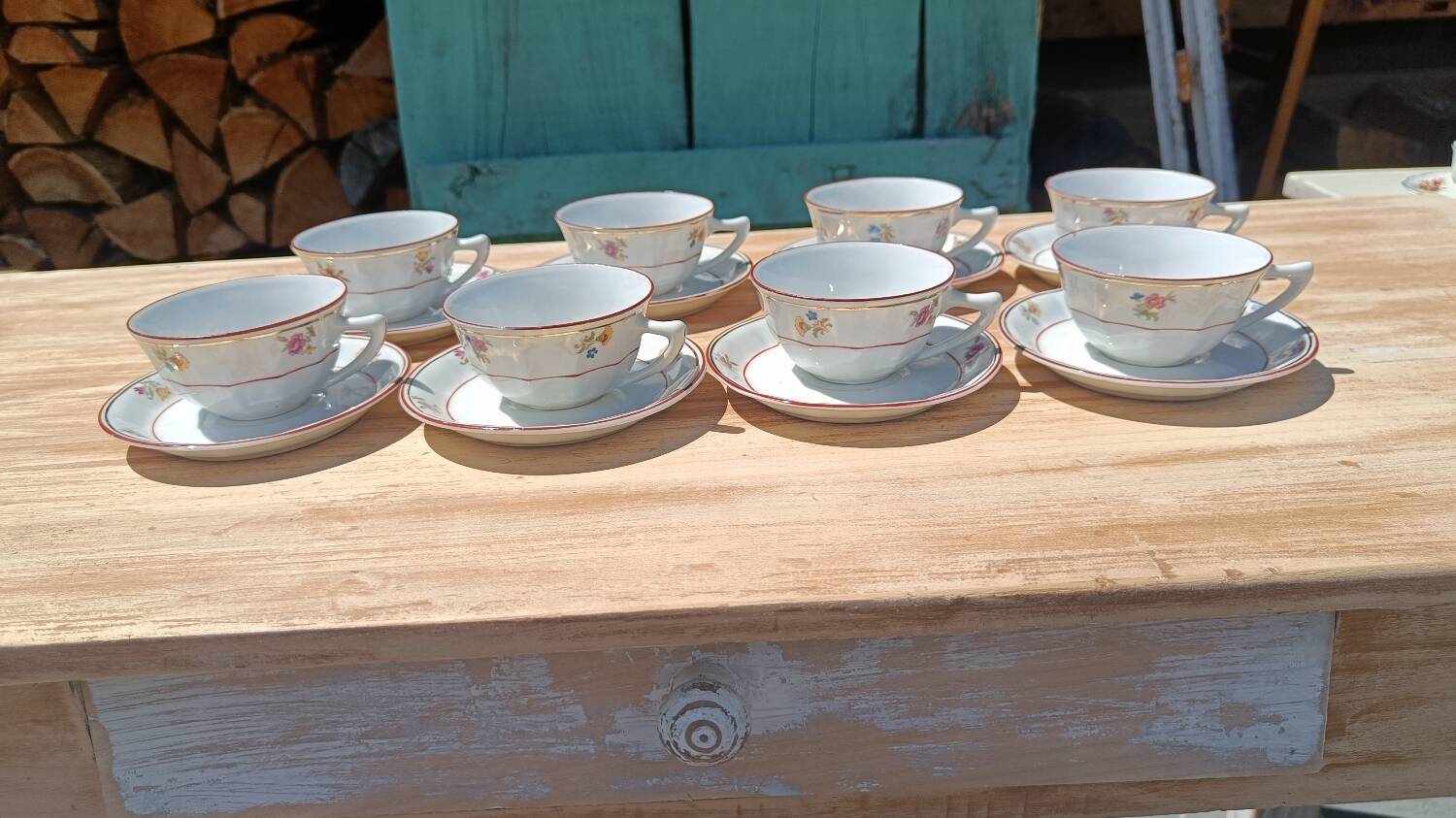 Floral porcelain cups