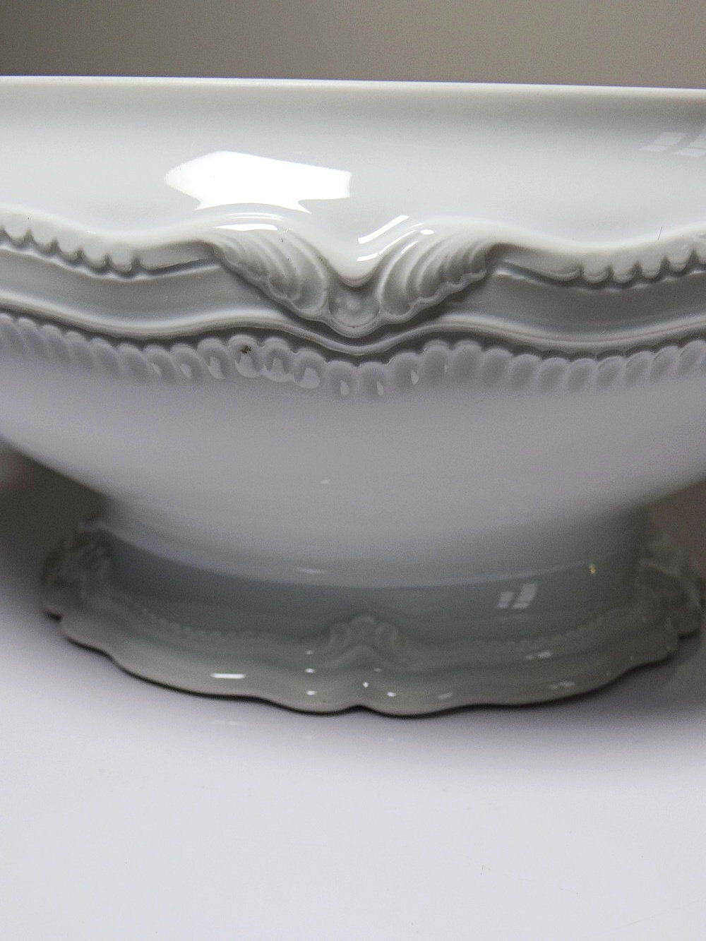 White fine porcelain soup tureen/vegetable dish from Limoges attributed to Barnardaud, vintage.