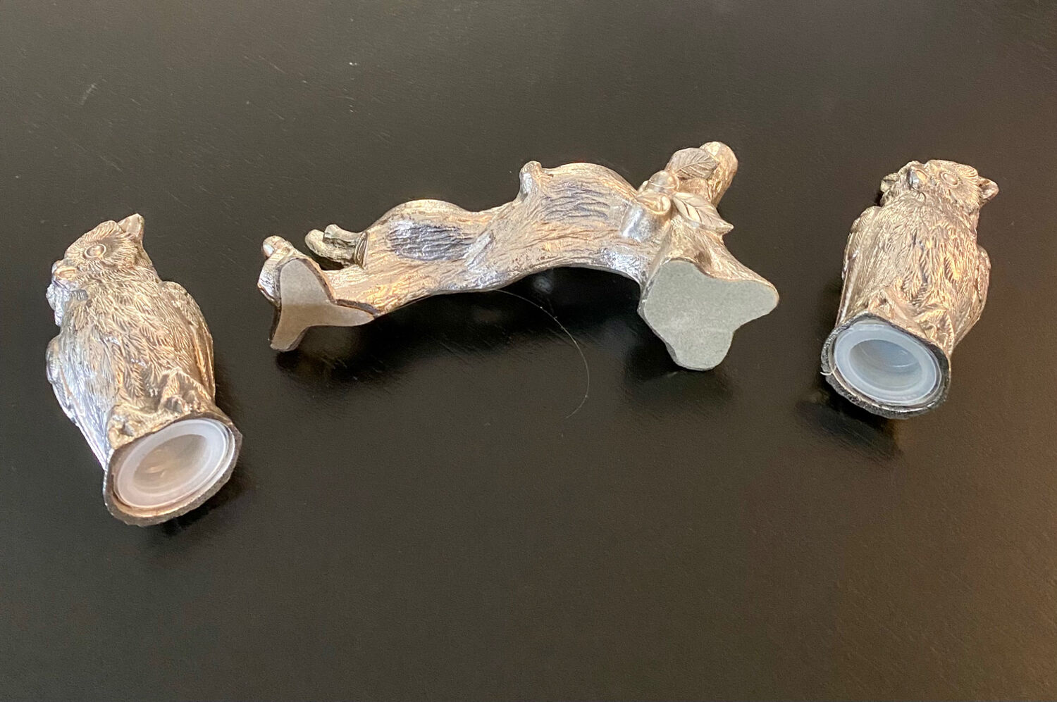 Duo of salt shaker and pepper owl shape in metal