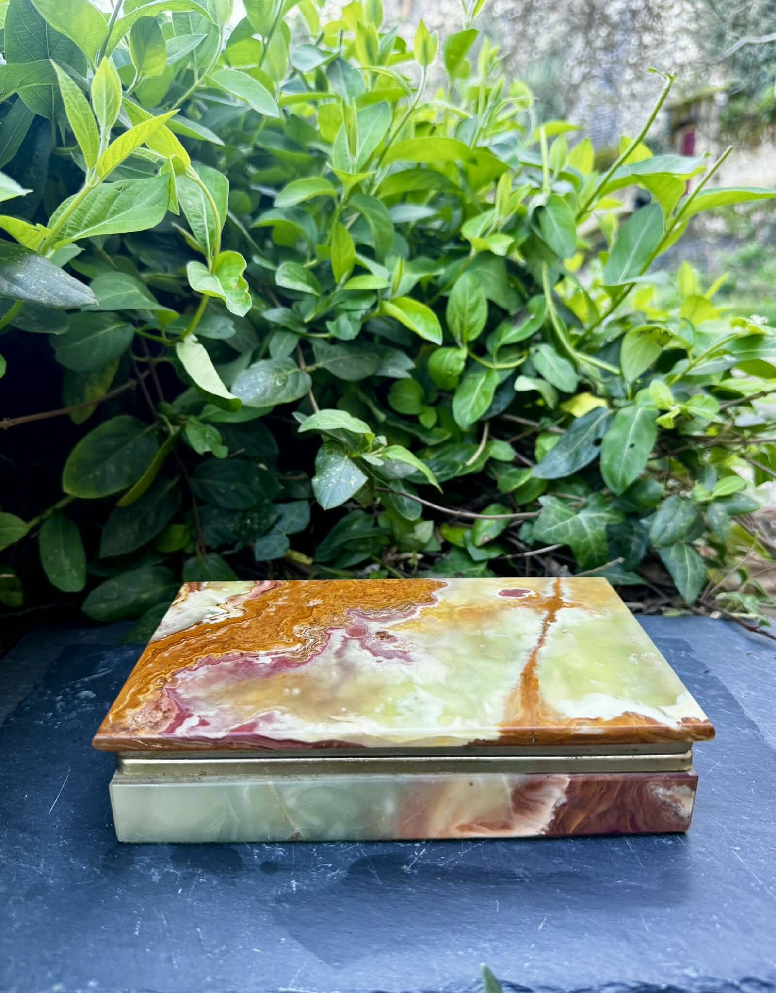 Ashtray, onyx box from the 1960s, vintage Italy.