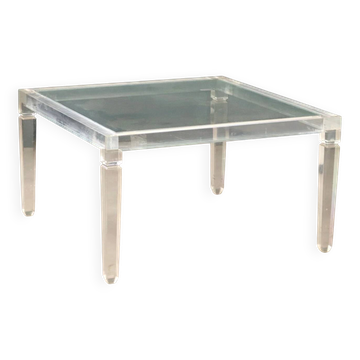Coffee table in plexiglass