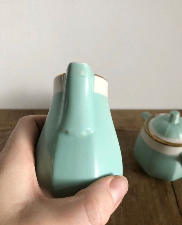 Sugar and milk pot set