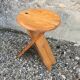 Tabouret pin massif pliable design Adrian Reed, modèle "suzy"