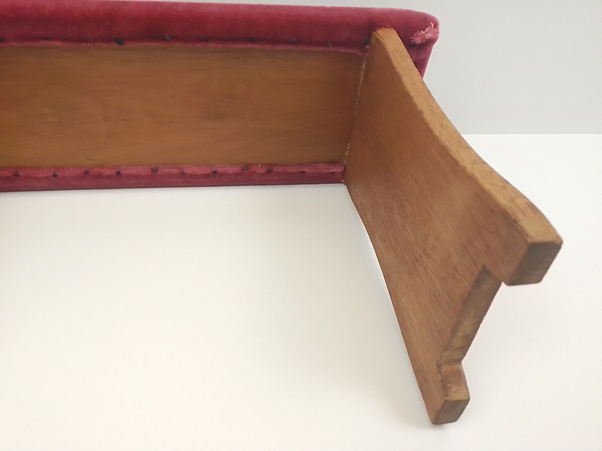 Footrests in wood and pink velvet