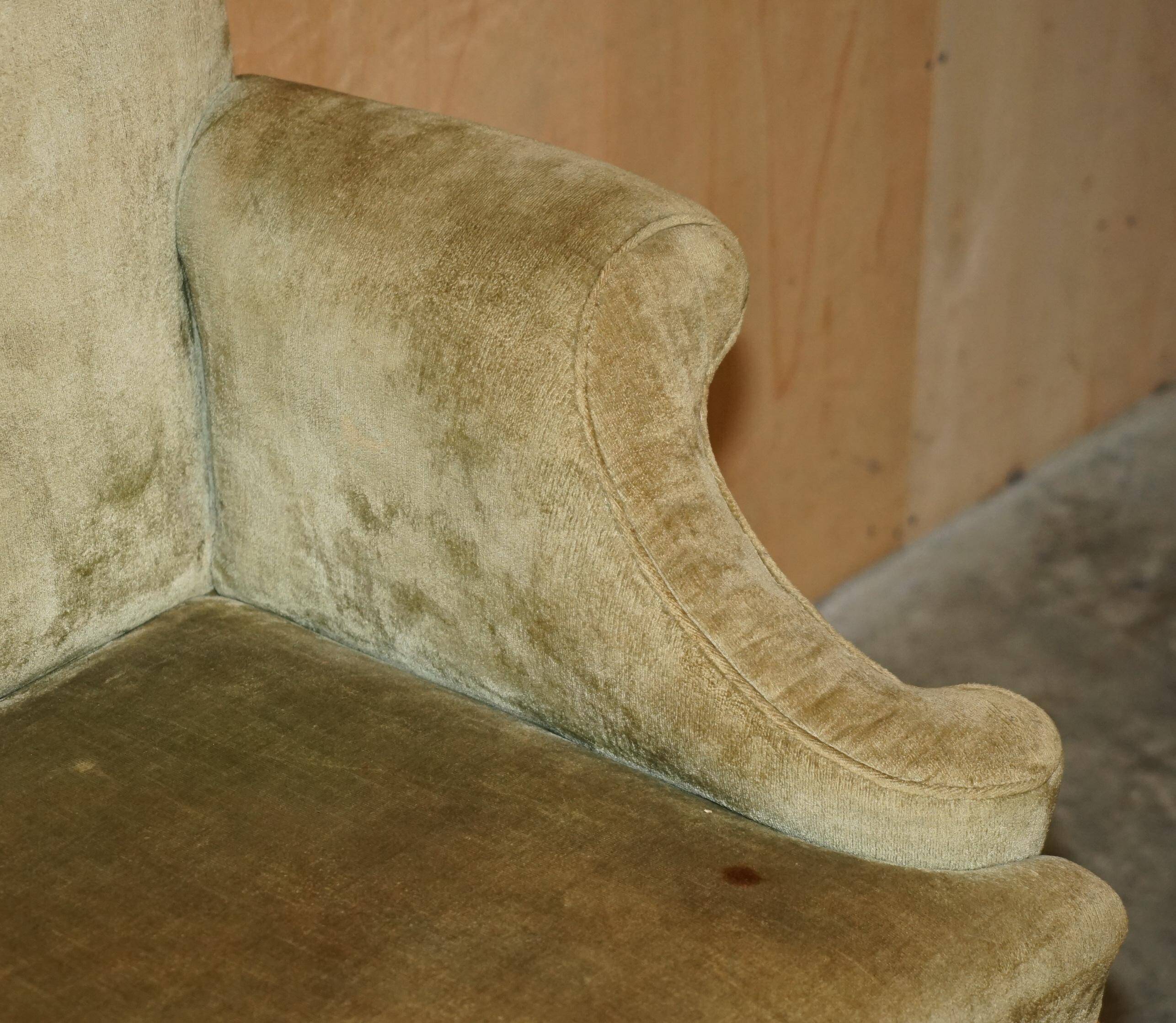 Canapé ancien George III circa 1780 sculpté à la main pieds griffe et boule