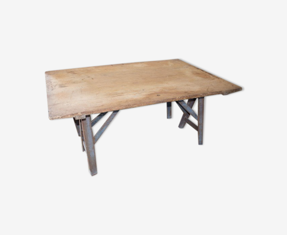 Table en bois à tréteau