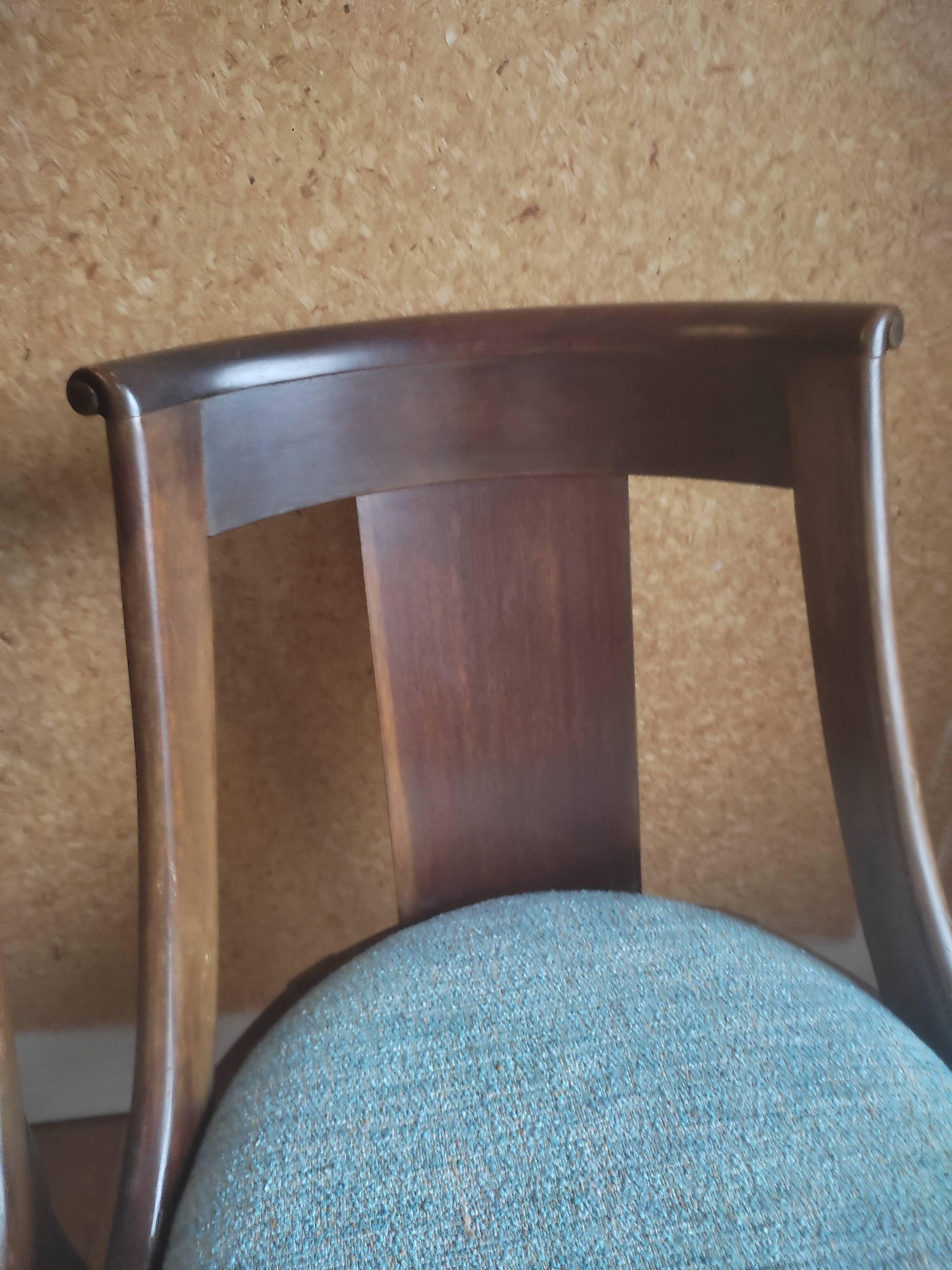 Empire gondola chairs