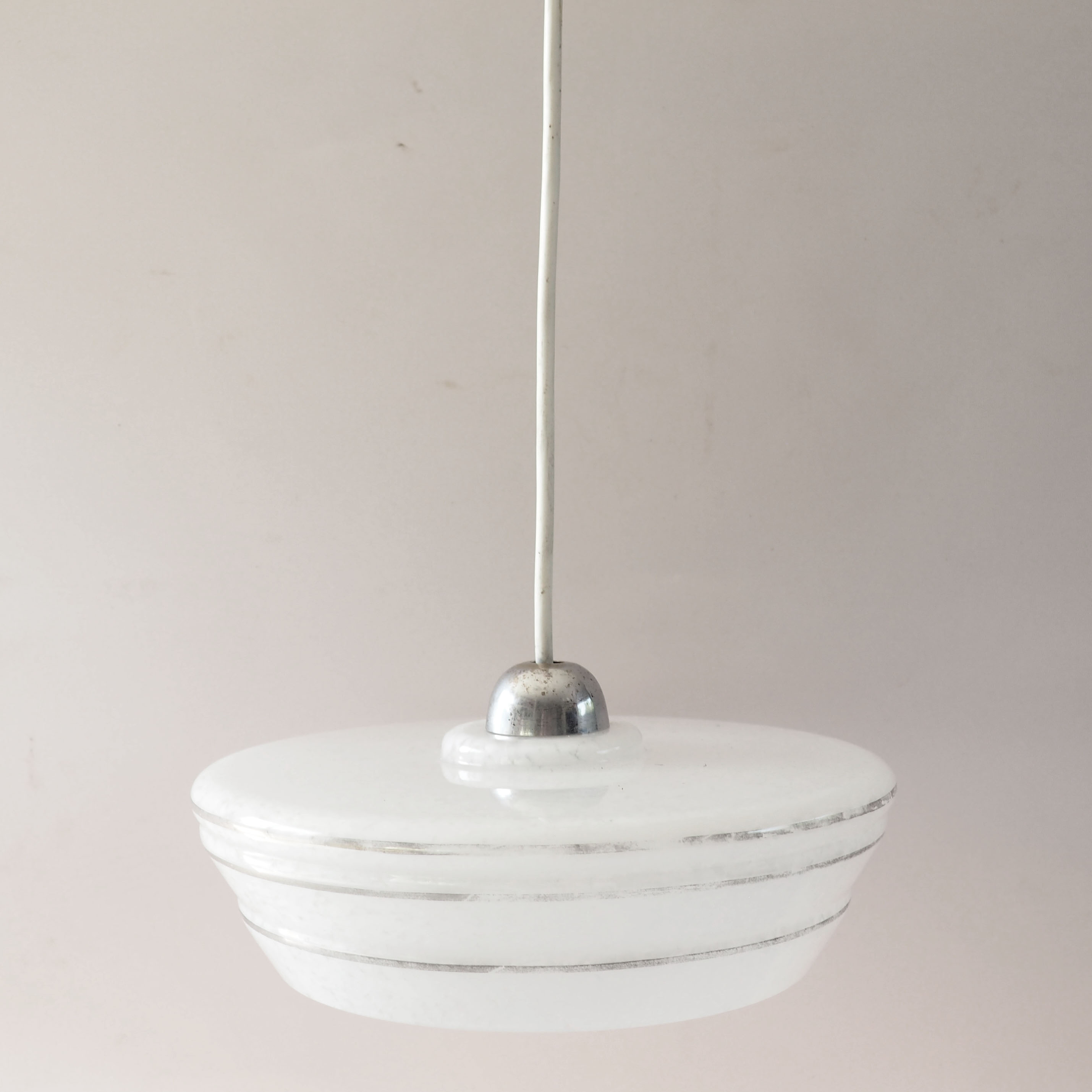 Clichy glass suspension