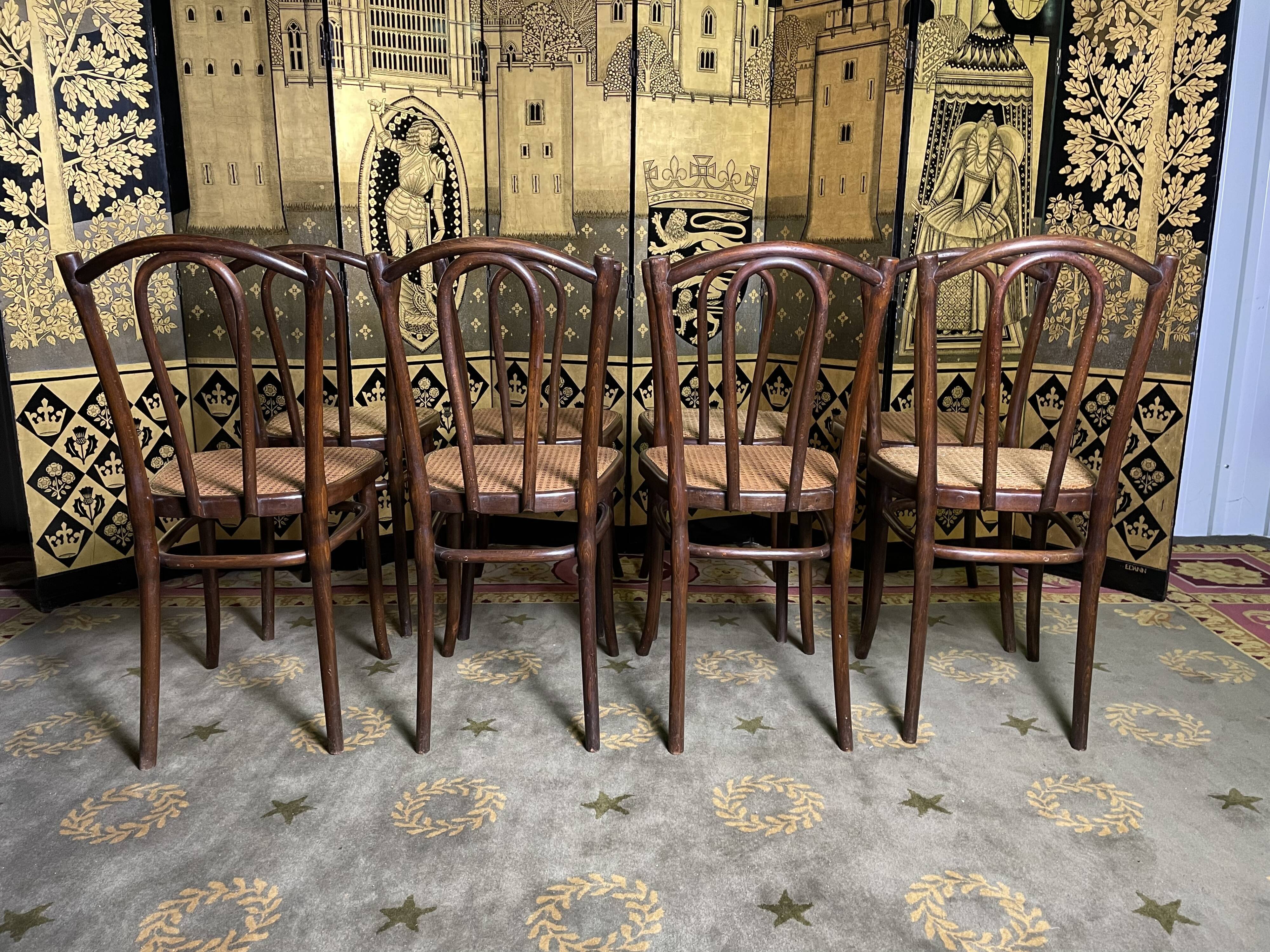 Suite of 8 chairs bistro Thonet number 56